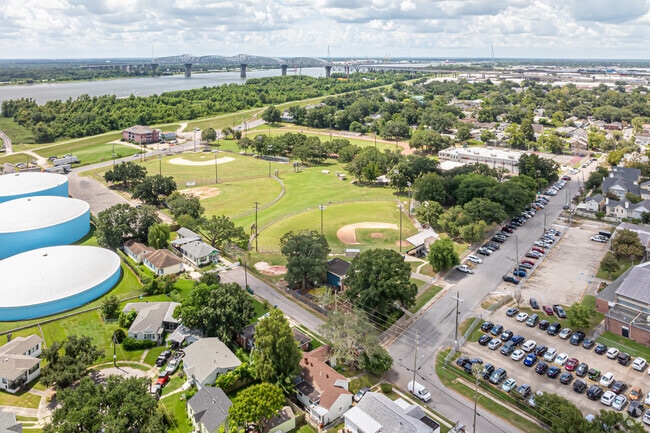 Jefferson Playground sits near the Mississippi River with various amenities, like a gym.