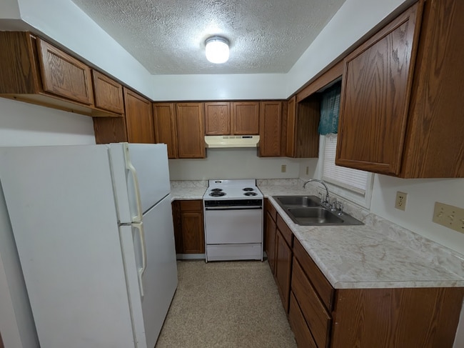 1008 8th Ave unit B, Duncansville, PA 16635 - photo 3