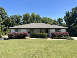 2058 Nettie Ct, Decatur, GA 30032