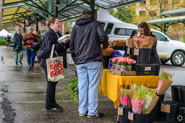 Park Ridge residents love spending Saturday mornings at the Bloomington Farmers' Market.