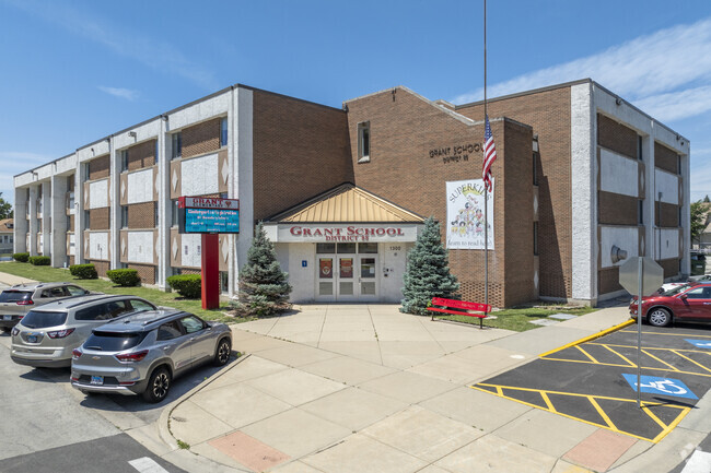 Grant Elementary School has an overall grade of C+ from Niche.com.