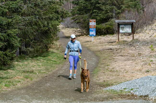 Prospect Heights Trailhead is a great place to exercise in Hillside East.