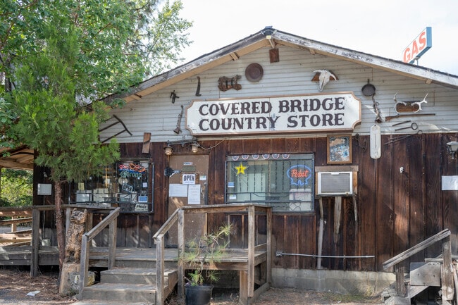 The covered county store is the main store of the Sunny Valley neighborhood.