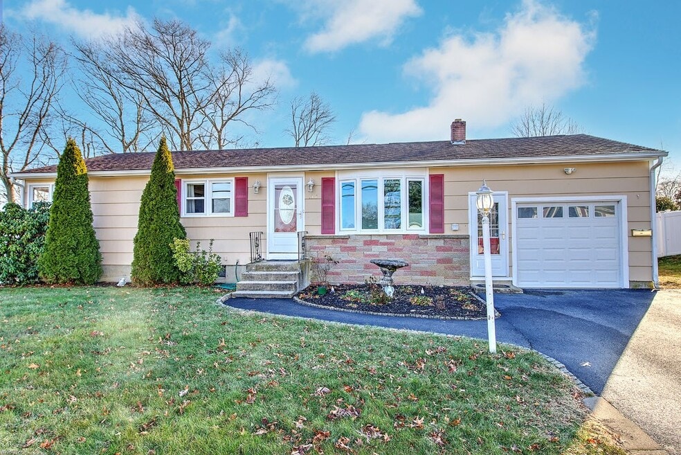 138 Youngs Ave, Coventry, RI 02816 - photo 1