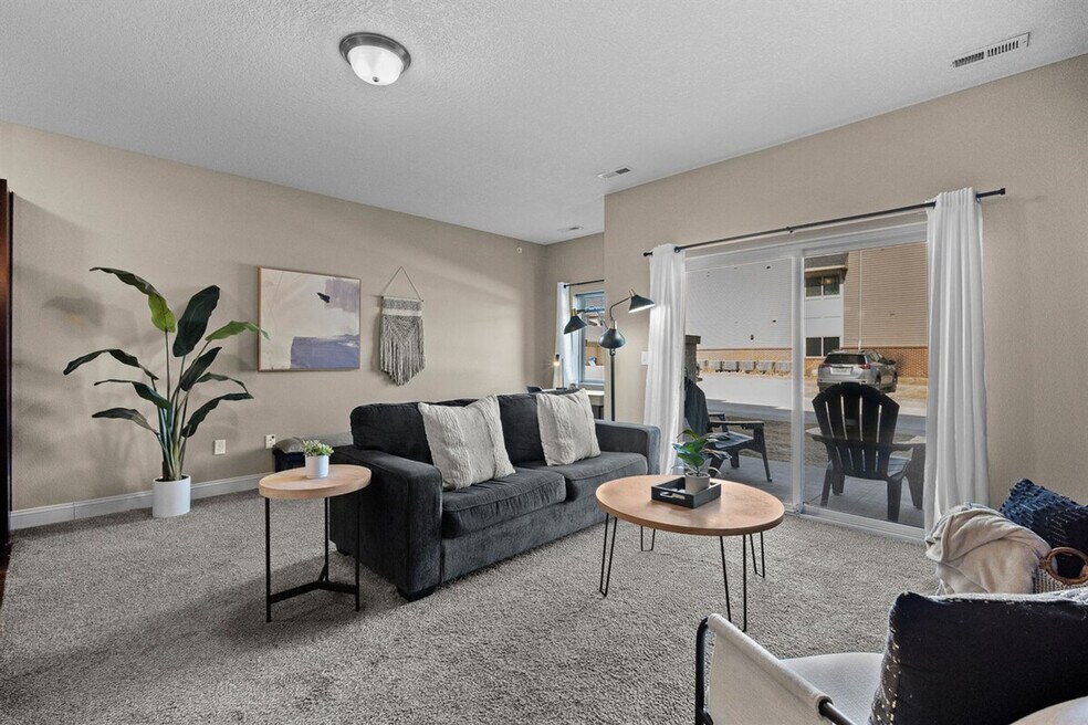 8350 Cascade Ave unit ID1285749P, West Des Moines, IA 50266 - photo 1