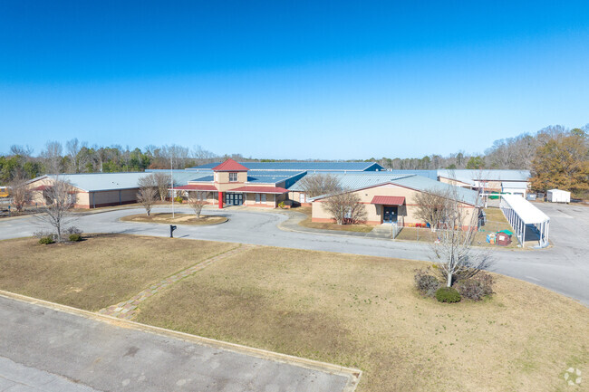 Jemison Elementary School teaches kids in Jemison.