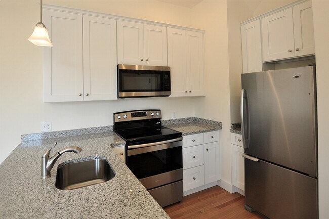 877 Beacon St unit 1, Boston, MA 02215 - photo 3