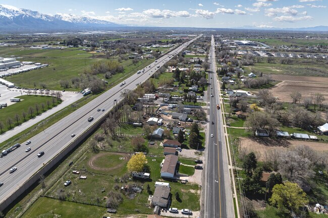 It takes 45 minutes to get to Salt Lake from Pleasant View on I-15.