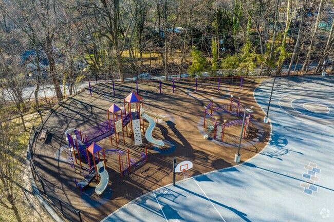 Children can attend Wyncote Elementary.