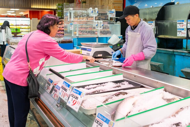 HK2 Food District has fresh seafood, meats and fresh produce.