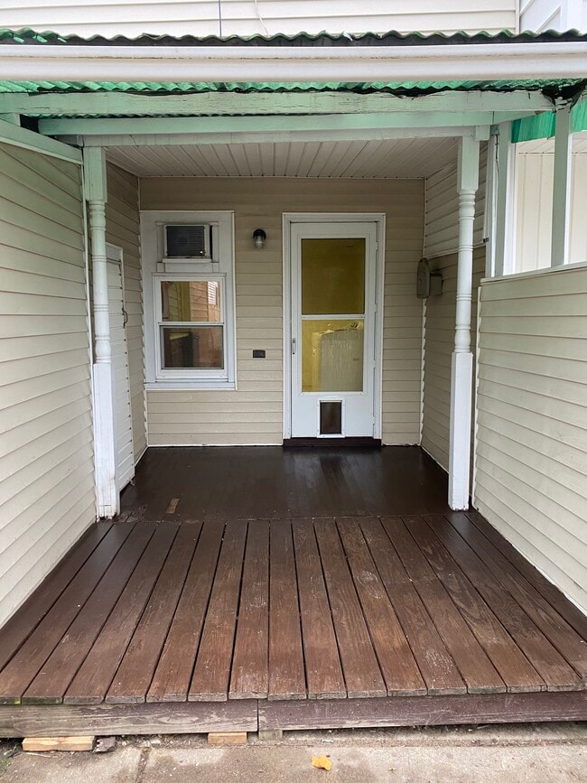 245 S Walnut St, Mount Carmel, PA 17851 - photo 7