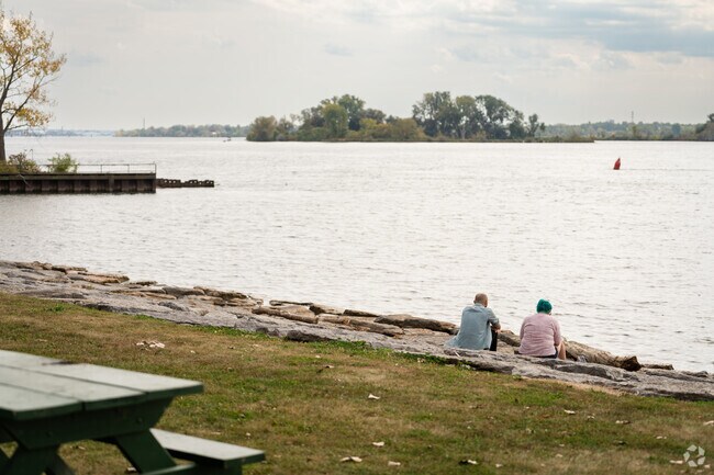 Aqua Lane Park offers some great sunset views right next to Riverview.