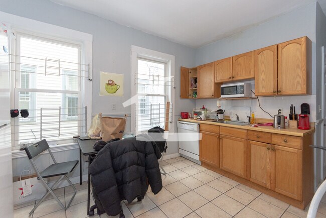21 Chester St unit 3, Allston, MA 02134 - photo 3