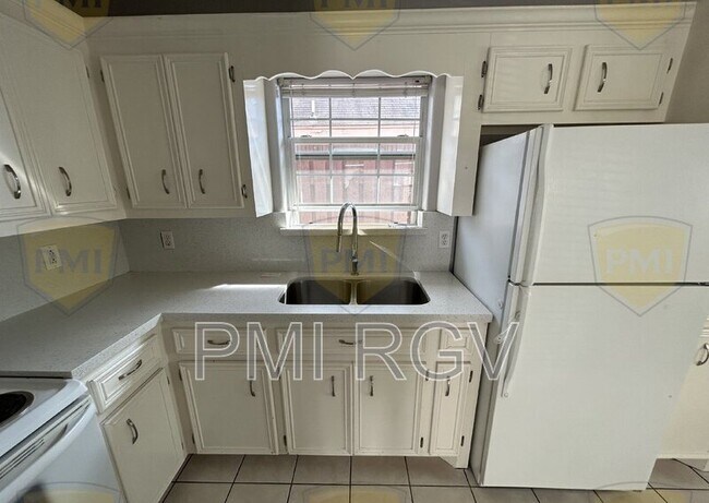 2205 N Erica St unit 4, Pharr, TX 78577 - photo 7