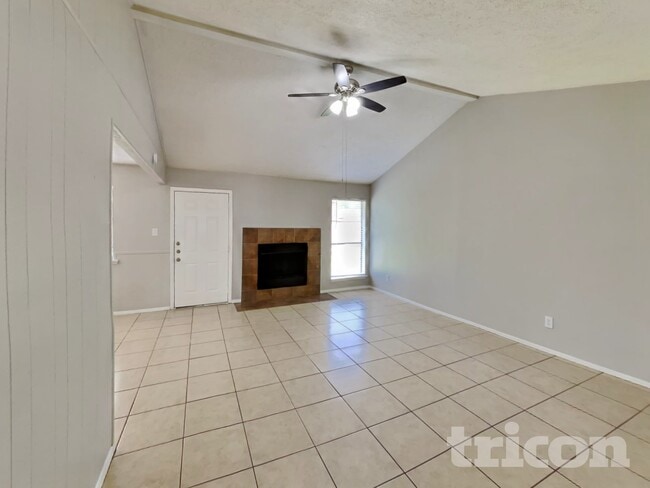 20203 Fox Haven Ln, Humble, TX 77338 - photo 2