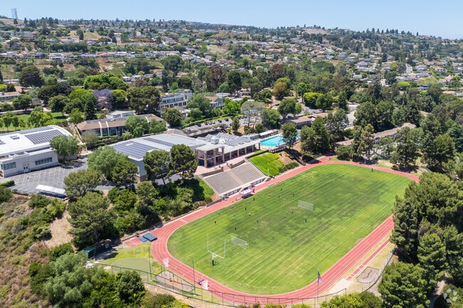 Chadwick School has a total of 860 students.