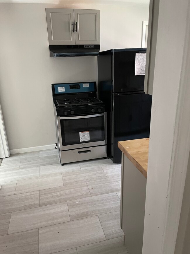 1344 Buffalo Rd unit Downstairs, Erie, PA 16503 - photo 3