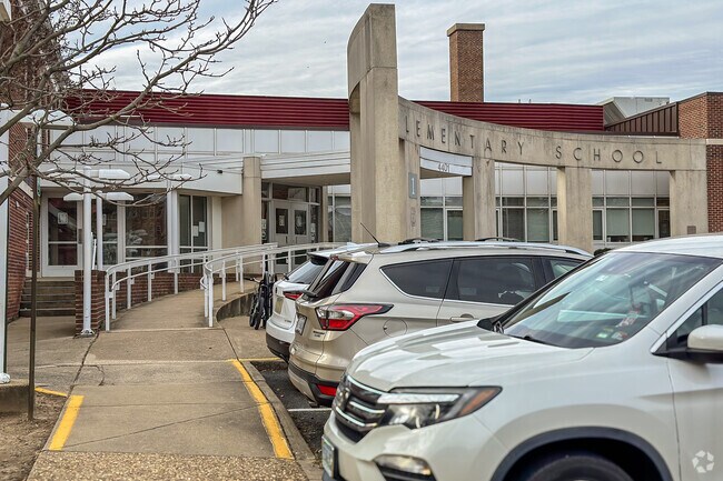 Entrance to Barrett Elementary School