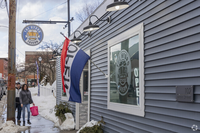 The Hydro Tavern in Downtown Berlin offers up craft beers, drinks and a variety of comfort food.