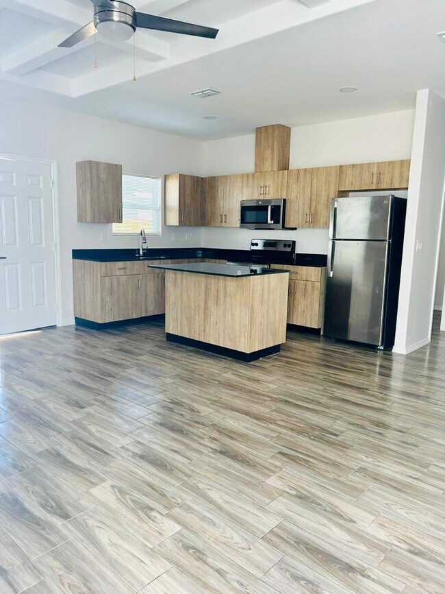 4907 Crown Point St unit 3, Edinburg, TX 78541 - photo 5