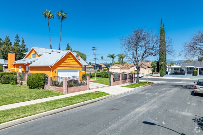 Find similar types of homes throughout the neighborhood of Winnetka.