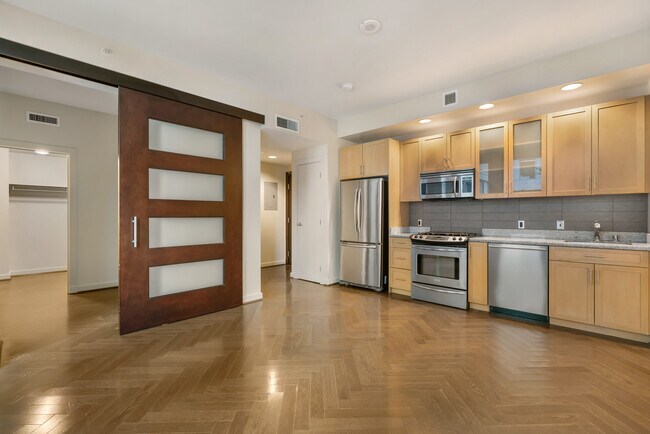 The Cobb, Seattle, WA 98101 - photo 7