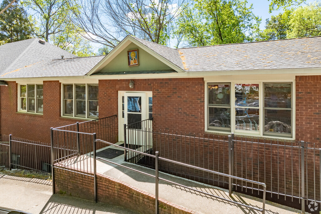 St Nicholas Orthodox Academy adjoins the Saint John the Wonderworker Orthodox Church.