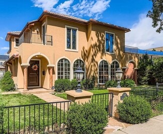 563 Clayton St, Denver, CO 80206