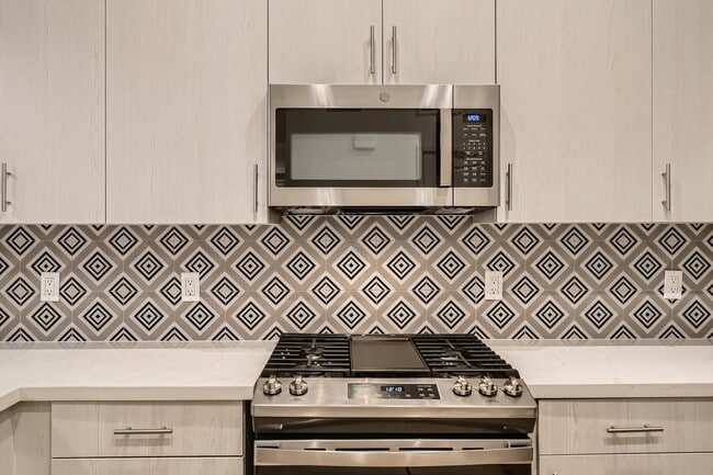 Vive Luxe, San Diego, CA 92123 - photo 3