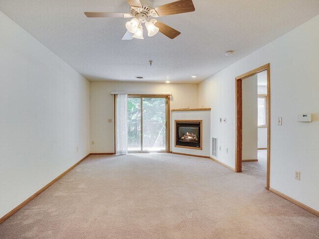 Pine Ridge Apartment Homes - 135 Marcou Rd, Onalaska, Onalaska, WI 54650 - photo 3