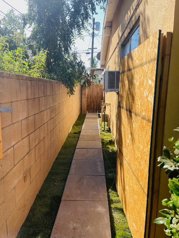 18548 Arminta St, Los Angeles, CA 91335