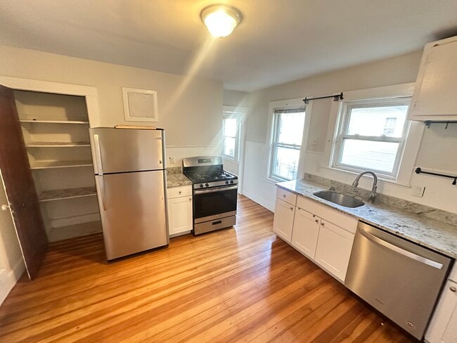 48 Standish St unit 2, Cambridge, MA 02138 - photo 3