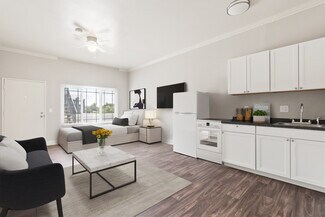 330 Mar Vista Dr, Vista, CA 92083