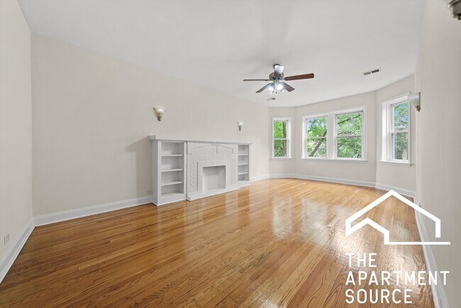 3428 W Parker Ave unit 2, Chicago, IL 60647 - photo 2