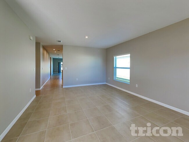 252 Garnet Ave, Kissimmee, FL 34758 - photo 4