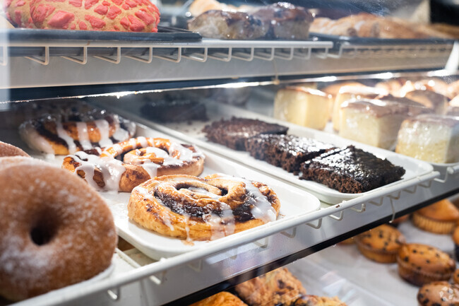 Oven-On Bakery is the local premier Spanish and Portuguese bakery in Jefferson.