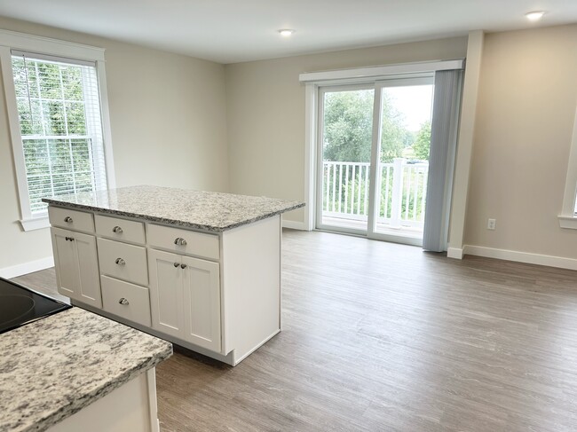 2 Bedroom w/ Balcony - 875sf