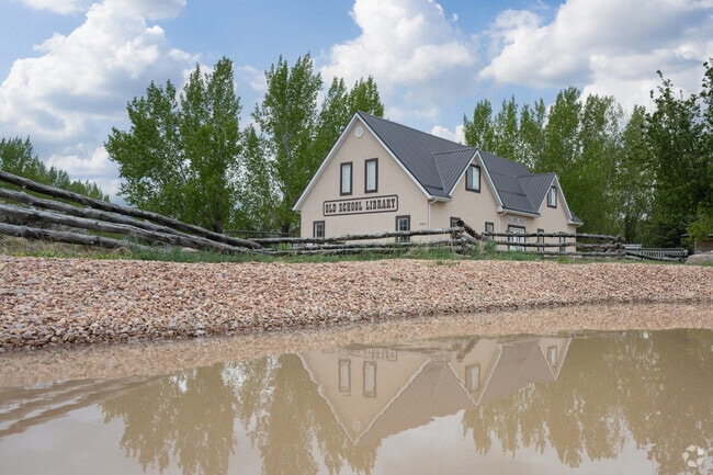 Enoch is part of the Old Spanish Trail, which once served as an important route for transporting textiles from Santa Fe to Los Angeles.