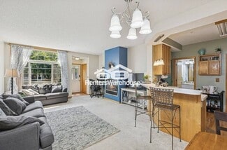 8829 Branson Dr, Inver Grove Heights, MN 55076