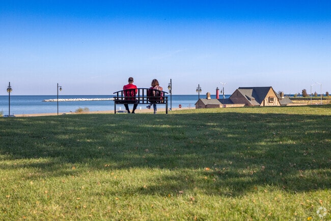 Simmons Island Park in Kenosha has fantastic views of Lake Michigan, appreciated by locals.