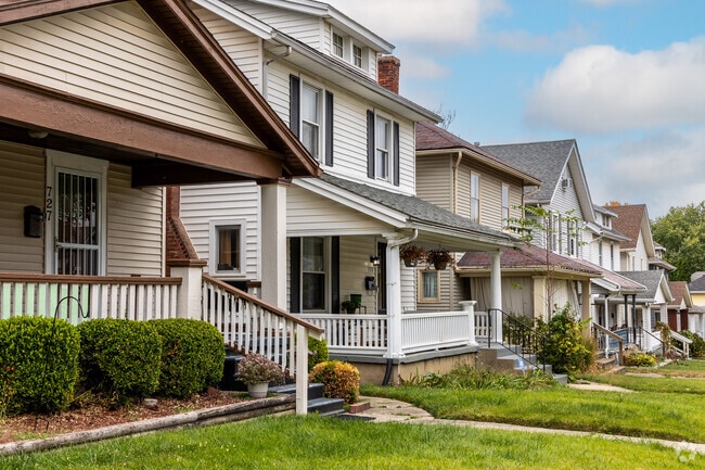 This row of beautiful homes is nestled in the Linden Heights neighborhood.