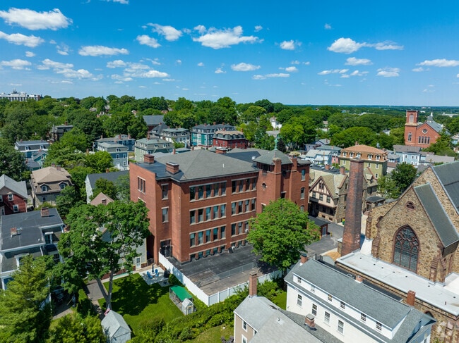 Students in the Fox Point neighborhood can attend French-American School of Rhode Island.