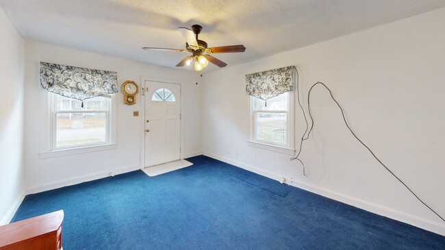 3659 Kahlert Ave, Louisville, KY 40215 - photo 2