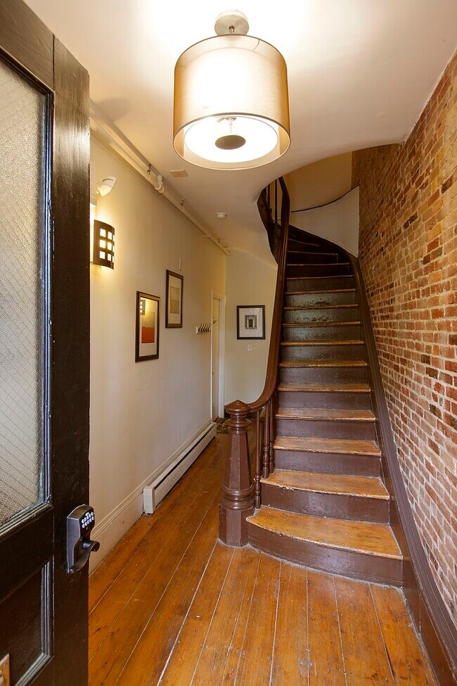 237 Northampton St unit 237 Northhampton Str, Boston, MA 02118 - photo 6