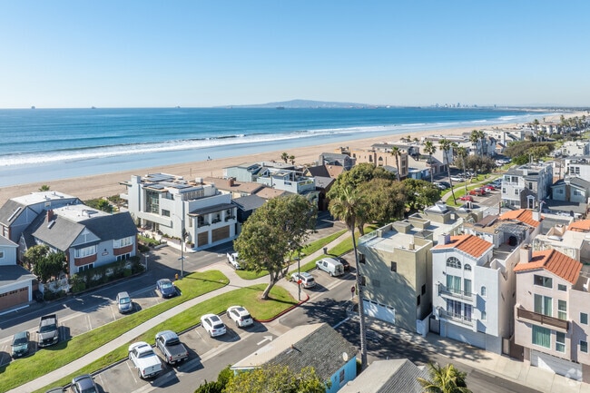 Homes in north Huntington Beach lines the beaches with unobstructed views of the ocean.