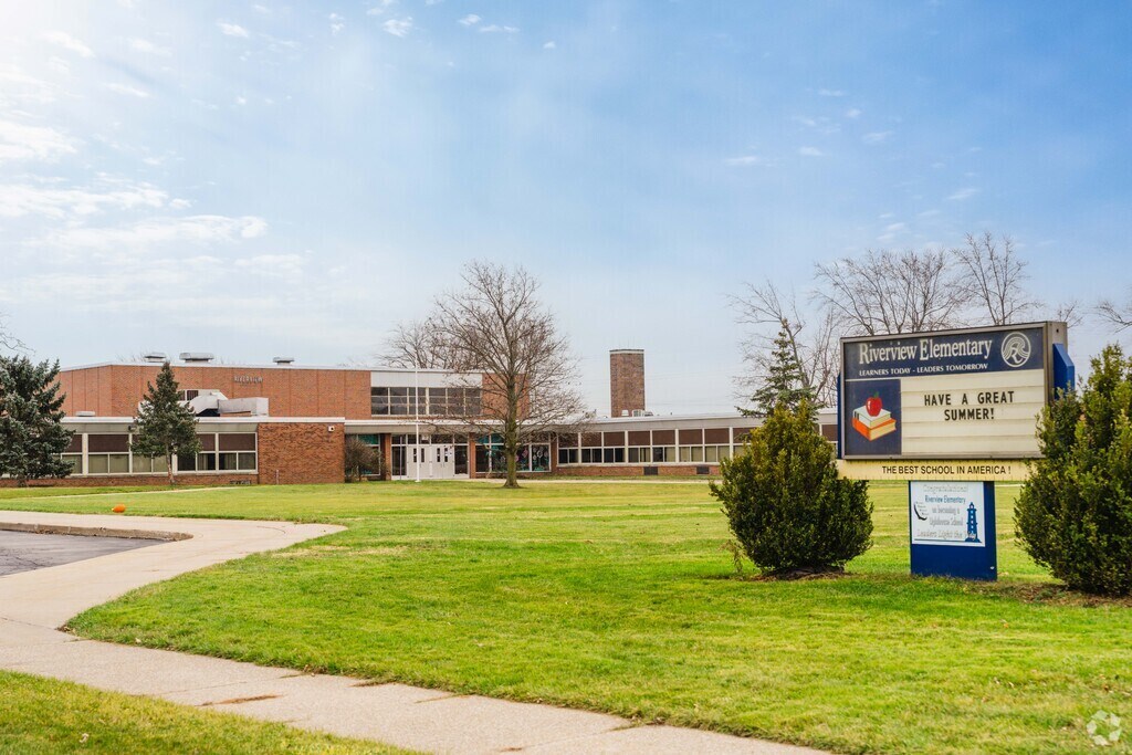 Riverview Elementary School in Tonawanda has a student teacher ratio of 13 to 1.