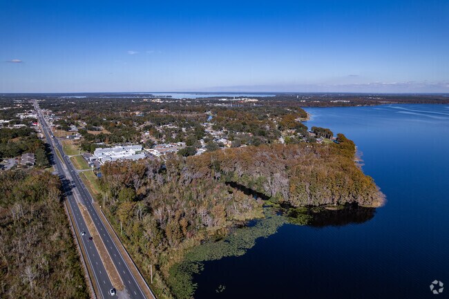 Several large roadways run through the city, including U.S. Highway 27.