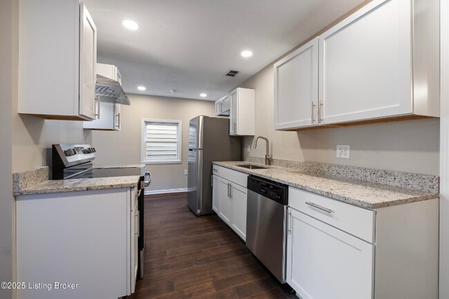 1016 Payne St, Louisville, KY 40204 - photo 6