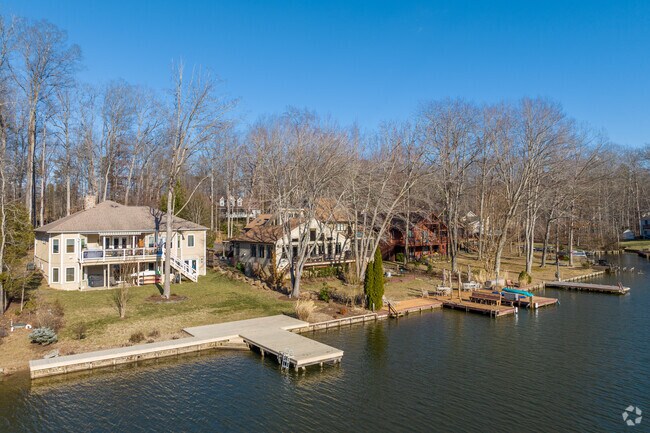 Lake of the Woods is mostly a residential community with many homes featuring private docks.