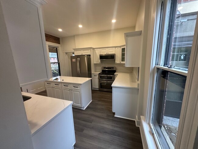 81 Warren St unit 1, Columbus, OH 43215 - photo 2